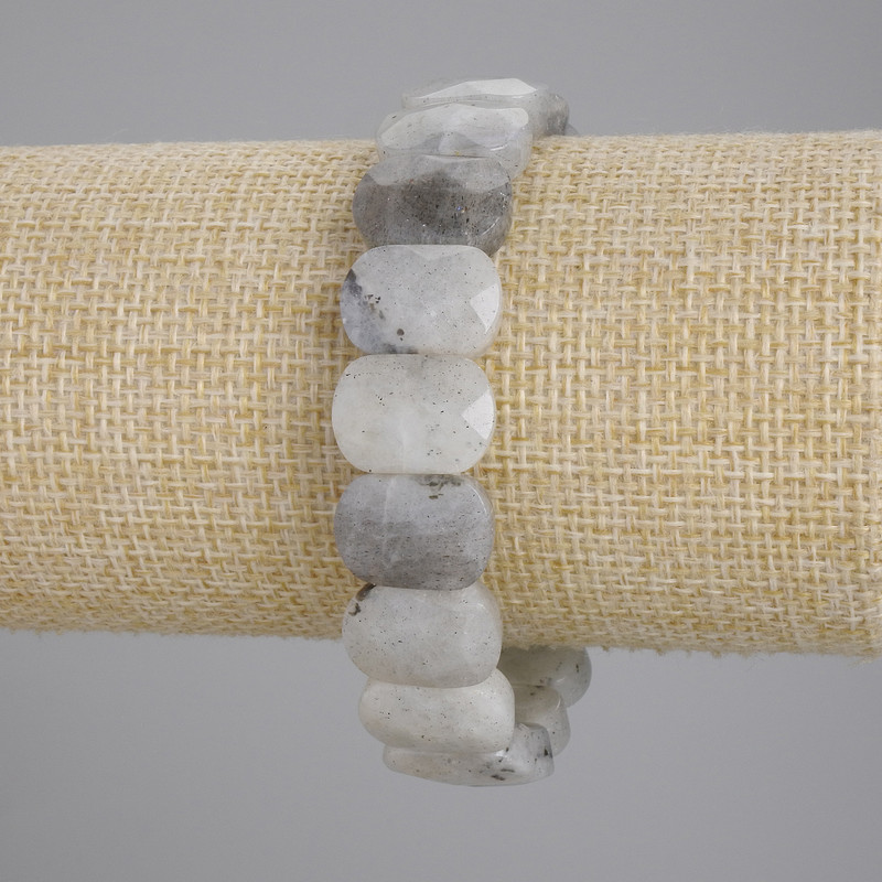 Bracelet Labradorite faceted link, link diameter 15x11 mm +/-, length 18 cm +/- stretch
