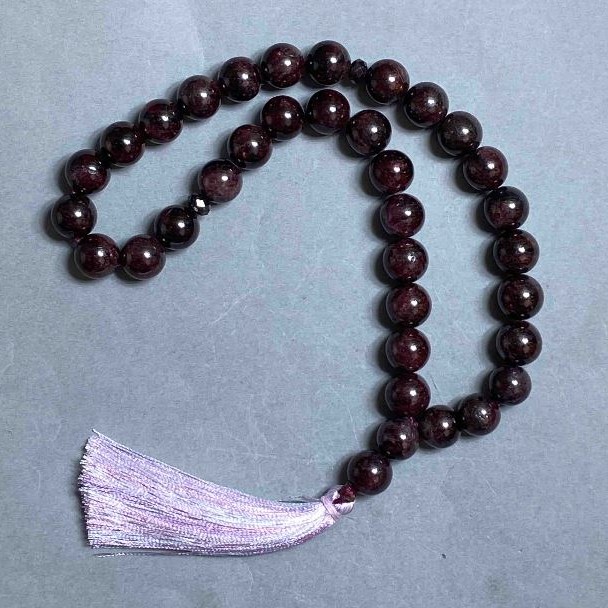 Prayer beads Garnet smooth smooth bead, diameter 10mm+- 33 beads