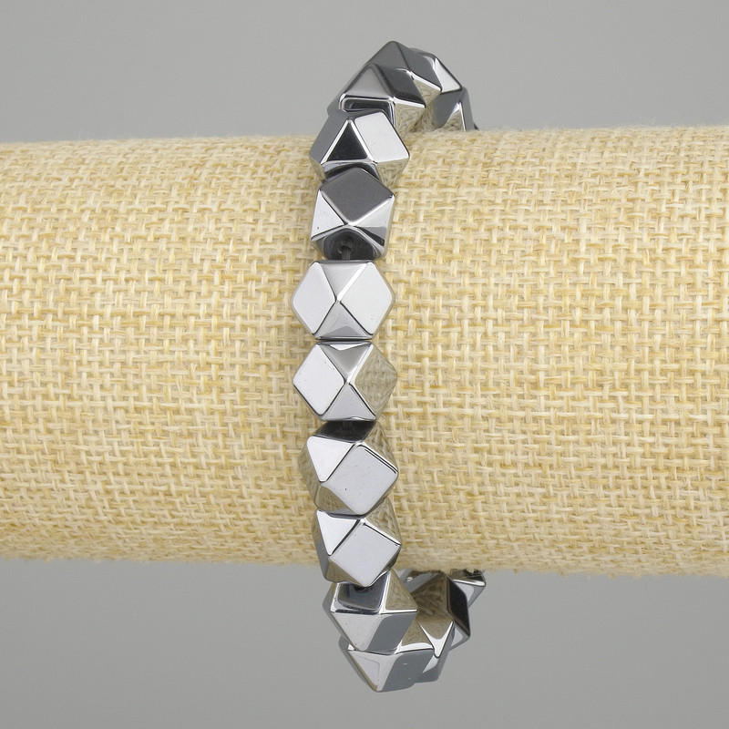 Terahertz bracelet faceted shapes, diameter 8, 5x8, 5mm +/-, length 18cm +/-, stretch