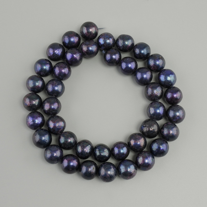 Freshwater pearls graphite with a shimmer (peacock black), diameter 9, 5-10mm+-, length 38cm+- on a string