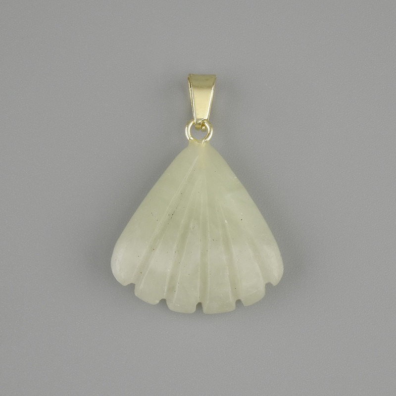 Pendant Shell Jadeite 20x20xmm +- , length 28mm +-