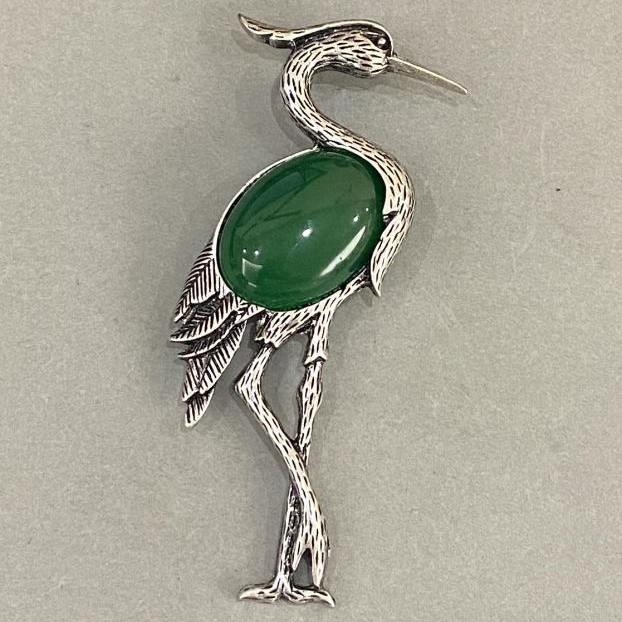 Brooch-pendant Heron Chrysoprase 80x28mm ± silver-toned metal