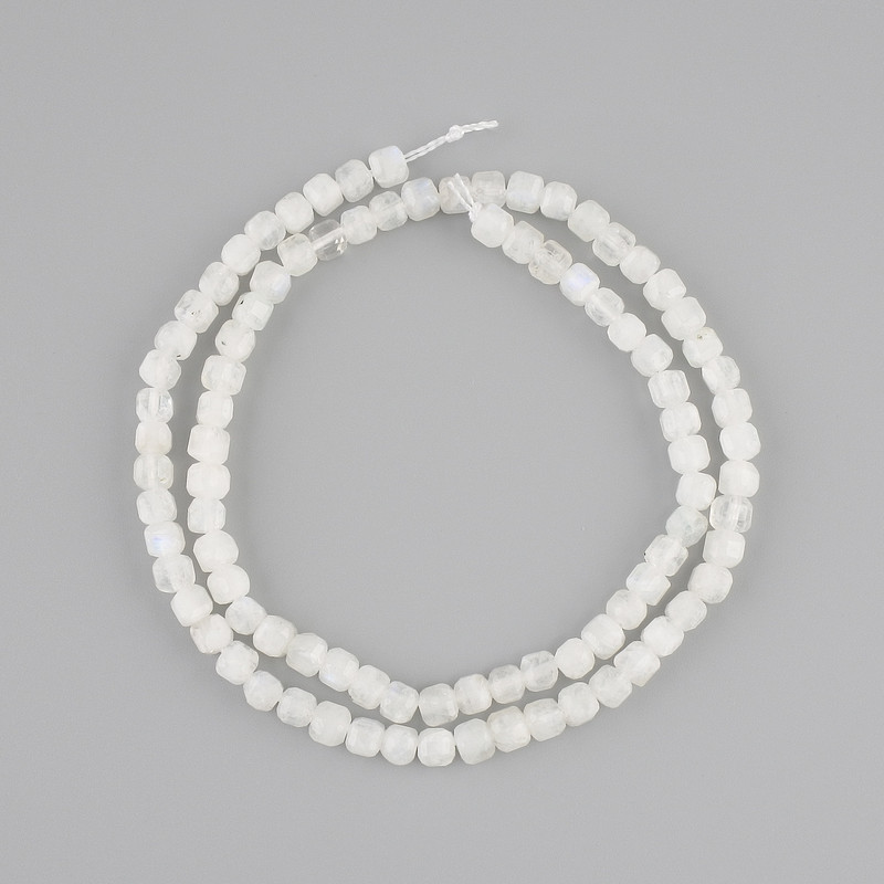 Adularia faceted cube beads, diameter 4×4 mm ±, length 39 cm ± on a thread