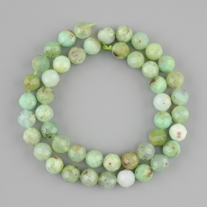 Emerald faceted beads, faceted round bead, diameter 8mm+/-, length 38cm+/-, on a thread