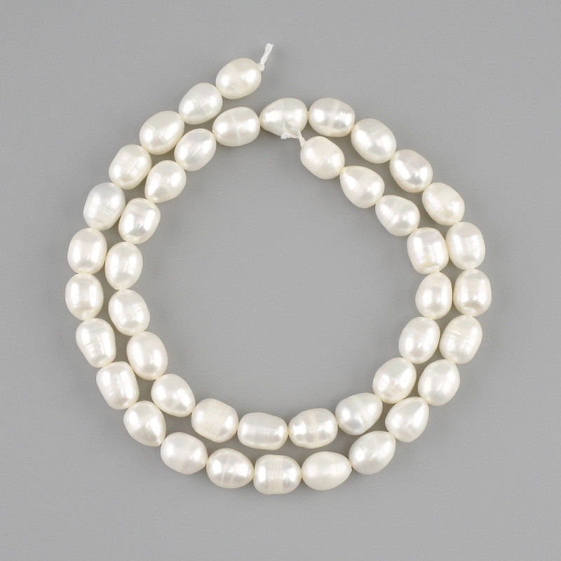 Natural freshwater pearl beads on a string 8, 5-9x6-6,5 mm+-, length 36 cm+-