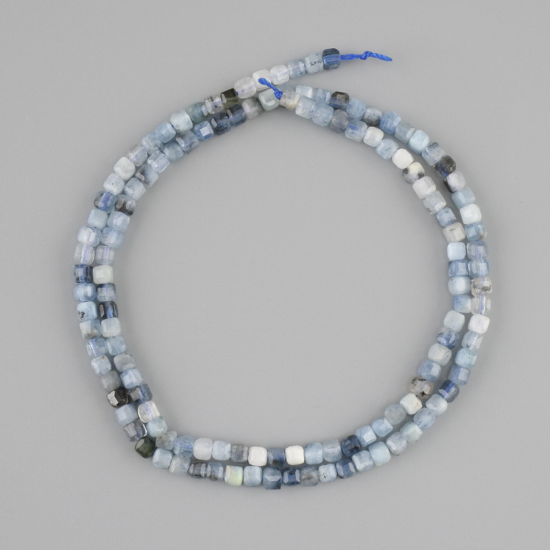 Kyanite beads faceted cube, diameter 3×3 mm +/-, length 39 cm +/-