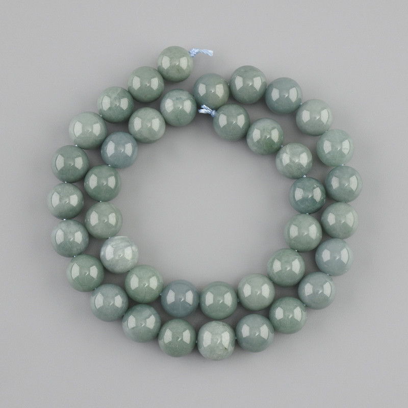 Jadeite beads smooth round, diameter 10mm +/-, length 38cm +/-