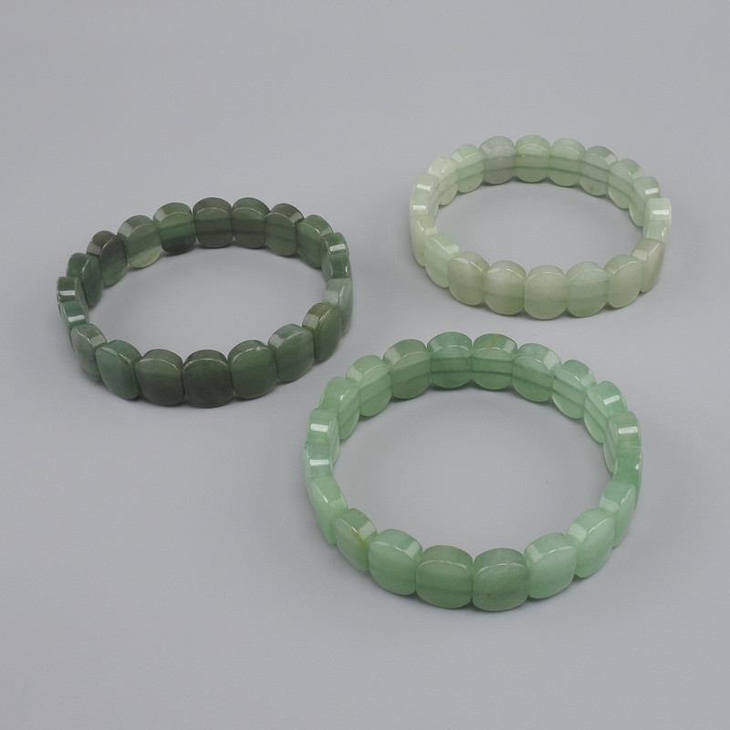 Jade bracelet, smooth link beads, diameter 14×10mm +/-, length 18cm +/- stretch