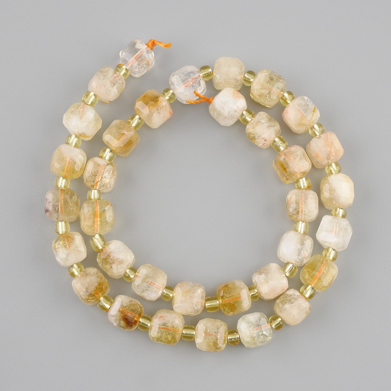 Citrine faceted cube beads, diameter 8×8 mm ±, bead size 3 mm ±, length 38 cm ± on a thread