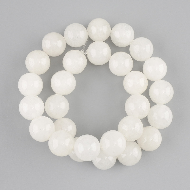 White quartz beads smooth round bead 14mm +-, length 38cm +- on a thread