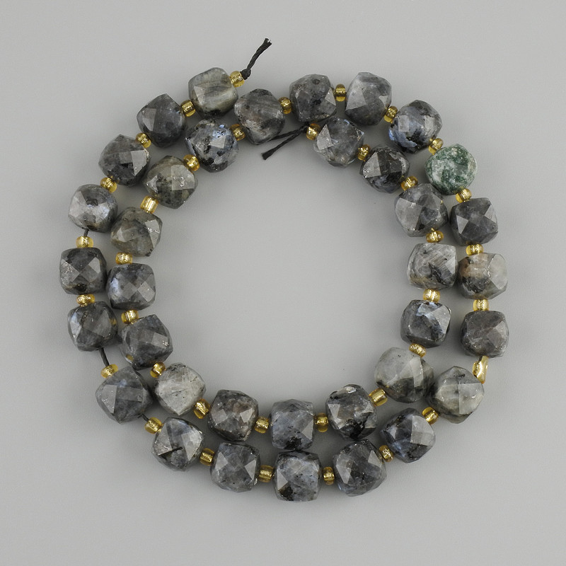 Larvikite beads faceted cube, diameter 8.5–9 x 8.5–9 mm ±, bead 3mm+-, length 37 cm +-