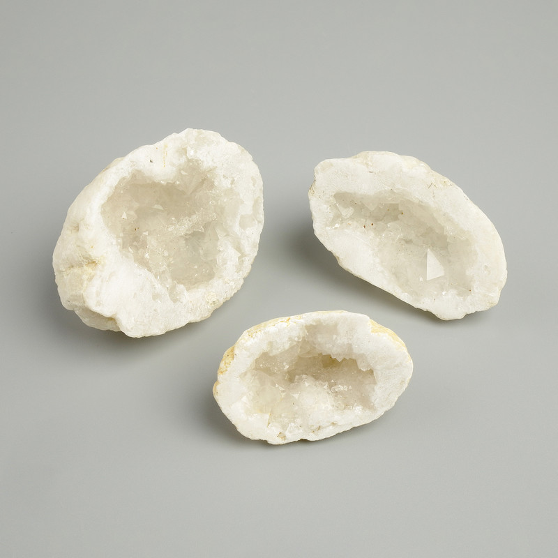 Souvenir Geode Mountain Crystal, sizes ~ 41-52x25-40mm+- (assorted sizes)