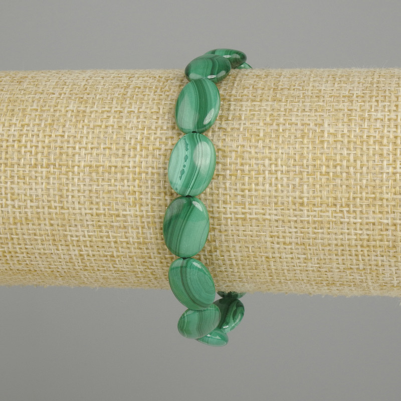 Malachite bracelet oval, diameter 14x10mm+-, length 18cm +- stretch
