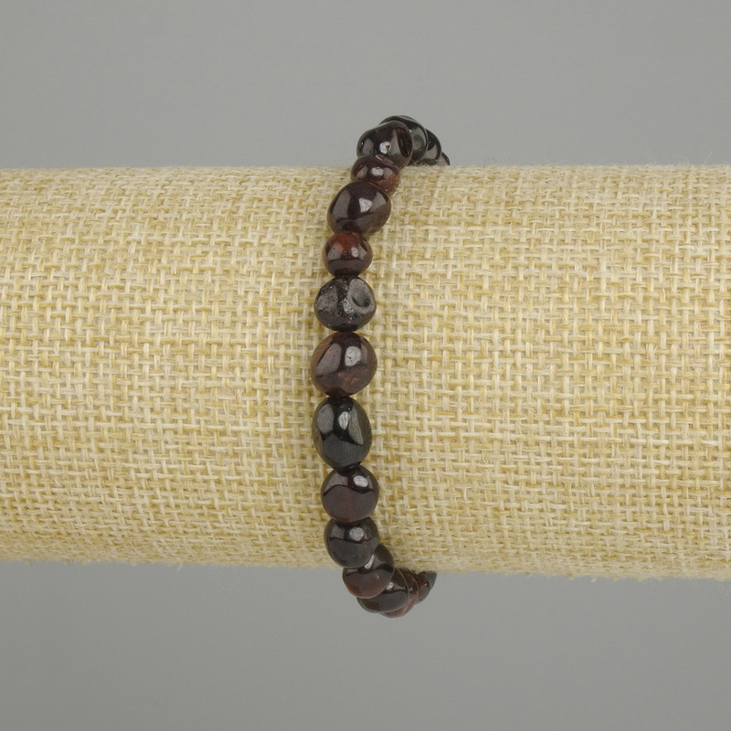 Garnet bracelet tumbled, diameter 6-10x5, 5-8mm+-, length 18cm +- stretch