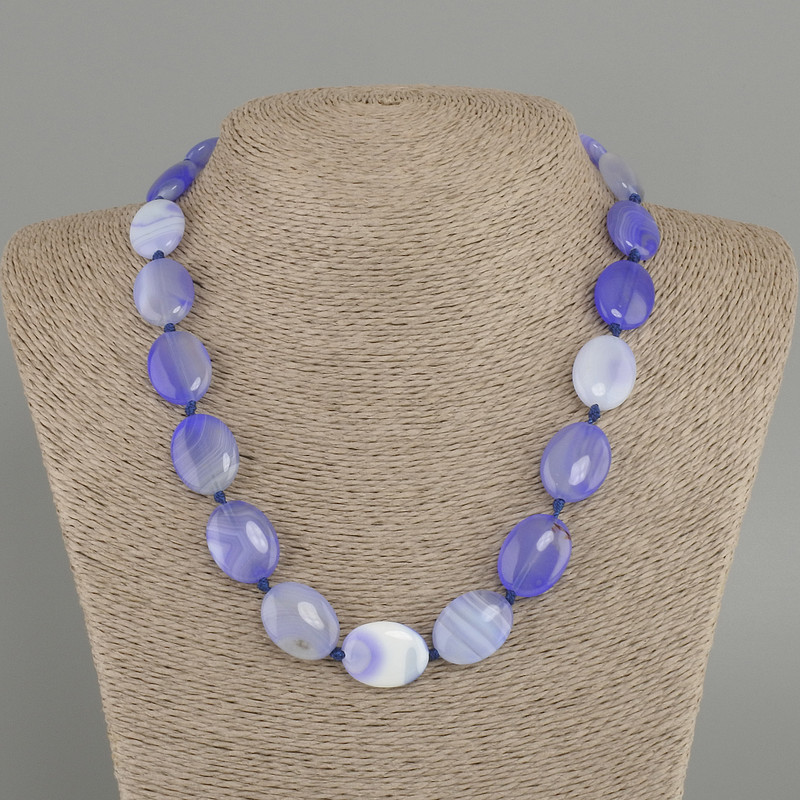 Necklace Agate oval, diameter 19, 5-20x15mm +-, length 45cm +- with clasp
