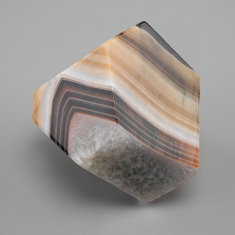 Natural tumbled Agate, diameter 44x48x40mm+- (assorted sizes) (Price per 100g)