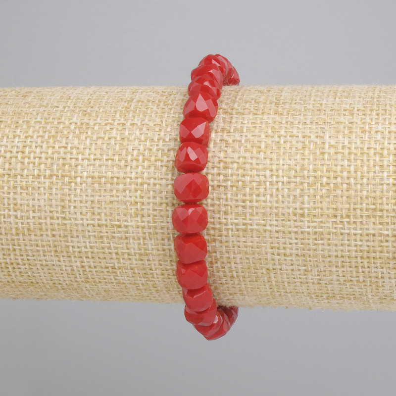 Coral bracelet, faceted cube, diameter 6x6 mm +/-, length 18 cm +/- stretch