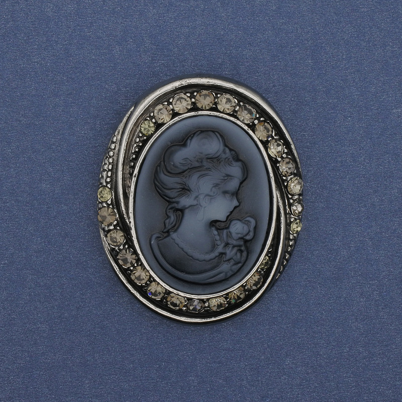 Cameo Dame brooch-pendant, silver-tone metal, 44×37 mm +