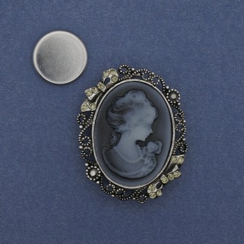 Cameo Lady brooch on a magnet, rhinestones, silver-tone metal 41x33 mm +