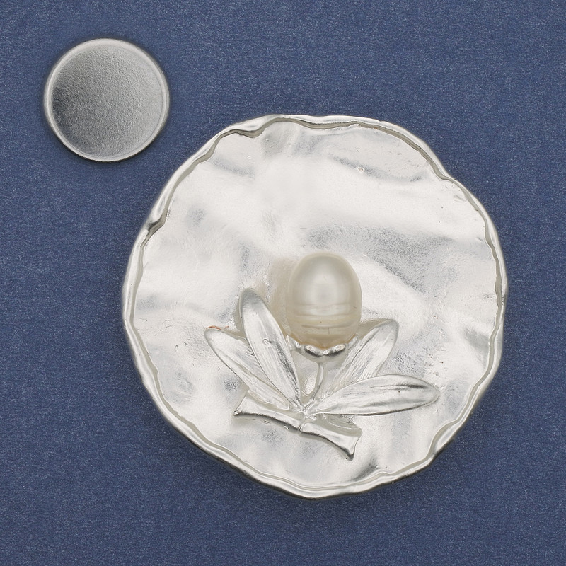 Magnetic brooch "Accent" enamel pearl silvery metal 47mm+