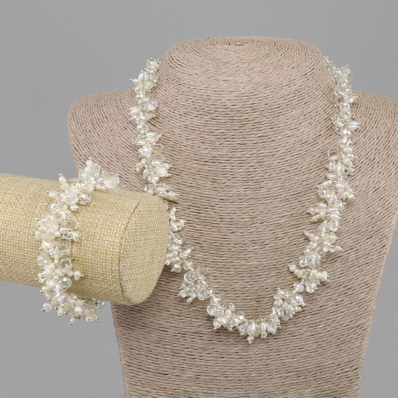 Set of freshwater pearls and Czech crystal necklace, length 49 cm ±, bracelet, length 19 cm ±, with a clasp