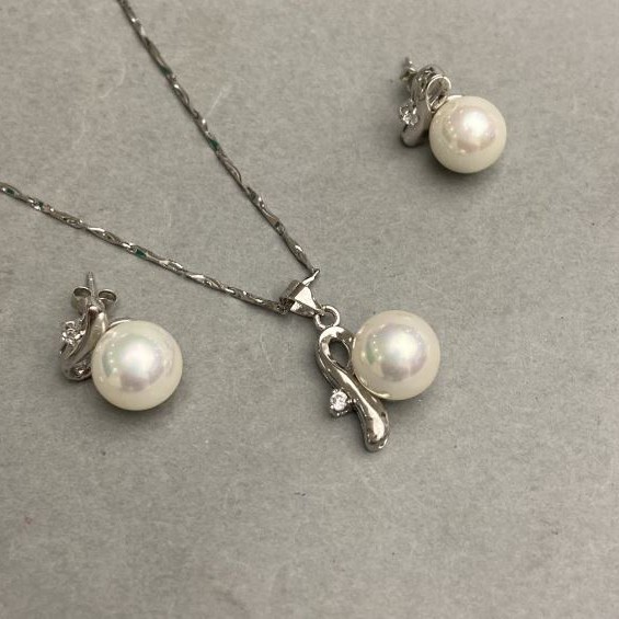 Pendant set on a chain 40 cm± and stud earrings 'Majorca'