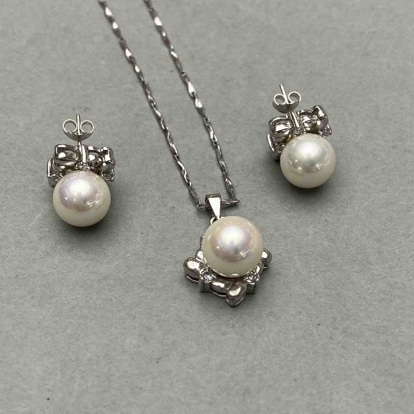 Necklace pendant set on a 40 cm chain (±) and stud earrings Majorca