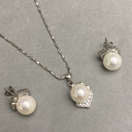 Necklace pendant set on a chain 40 cm+- and stud earrings Mallorca