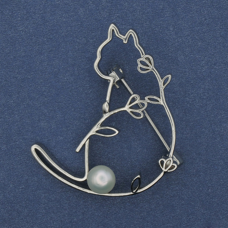 Brooch Kitten with a pearl silvery metal 40x34mm +