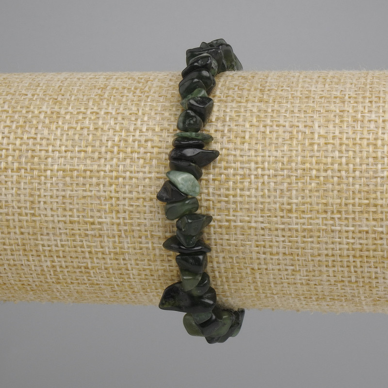Jadeite bracelet, chip beads, diameter 7-9x2-4mm (+/-), length 18cm (+/-) stretch