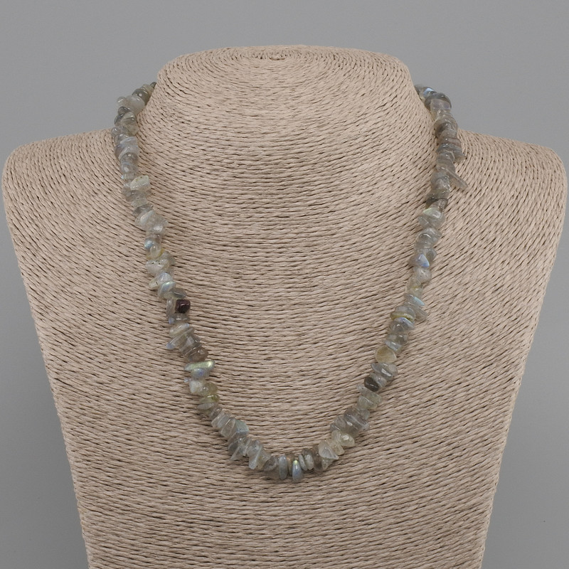 Necklace Labradorite chip, diameter 6-9x2-5 mm ±, length 45 cm +5 cm extension chain
