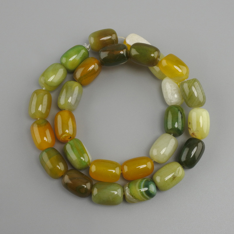 Agate barrel beads, diameter 14x10mm +/-, length 39cm +/- on a cord
