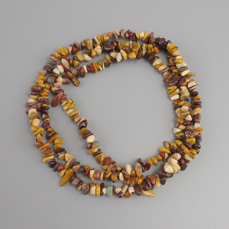 Jasper Mookaite beads, chip/crumble, diameter 6-9x1-3 mm +/-, length 78 mm +/-, on a thread