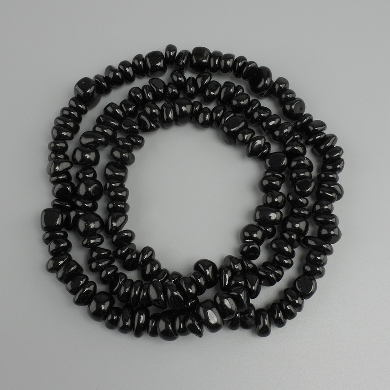 Agate beads, chip/crushed, diameter 9-12x5, 5-6, 5mm +/-, length 80m +/- on fishing line