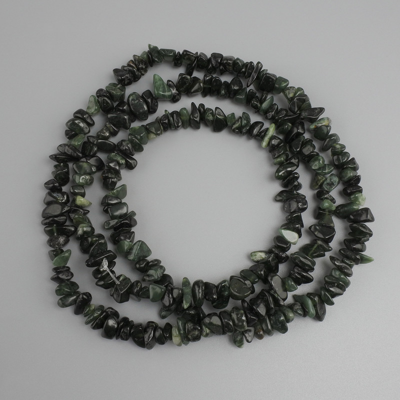 Jadeite chip beads, diameter 6-12x2-5 mm +-, length 80 m +- on fishing line