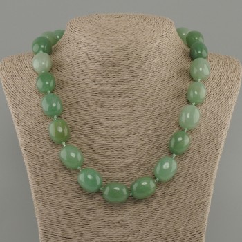 Jade necklace tumbled oval, diameter 20x15-16mm +/-, length 50cm +/- with clasp