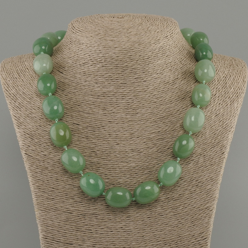 Jade necklace tumbled oval, diameter 20x15-16mm +/-, length 50cm +/- with clasp