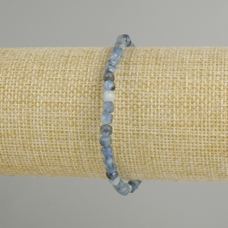 Kyanite bracelet faceted cube, diameter 4x4mm ±, length 18cm ± stretch
