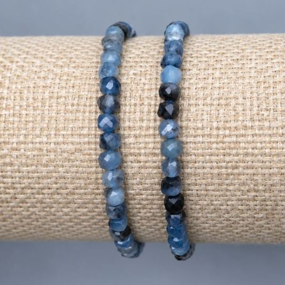 Kyanite bracelet faceted cube, diameter 4x4mm ±, length 18cm ± stretch