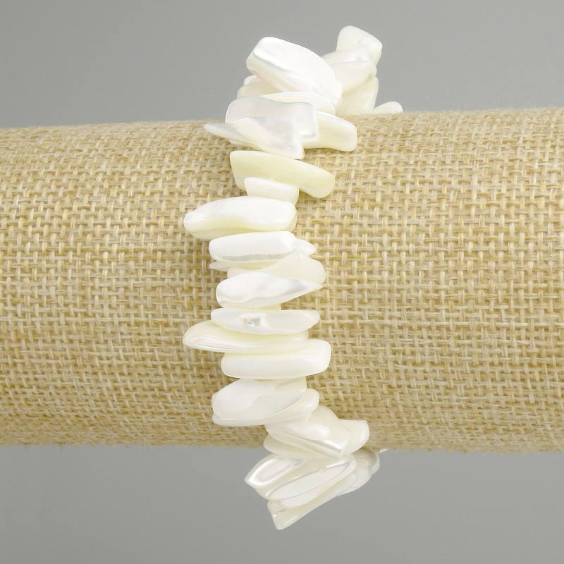 Bracelet Mother-of-pearl chips, diameter 10-18x3-8mm +/-, length 18cm +/- stretch