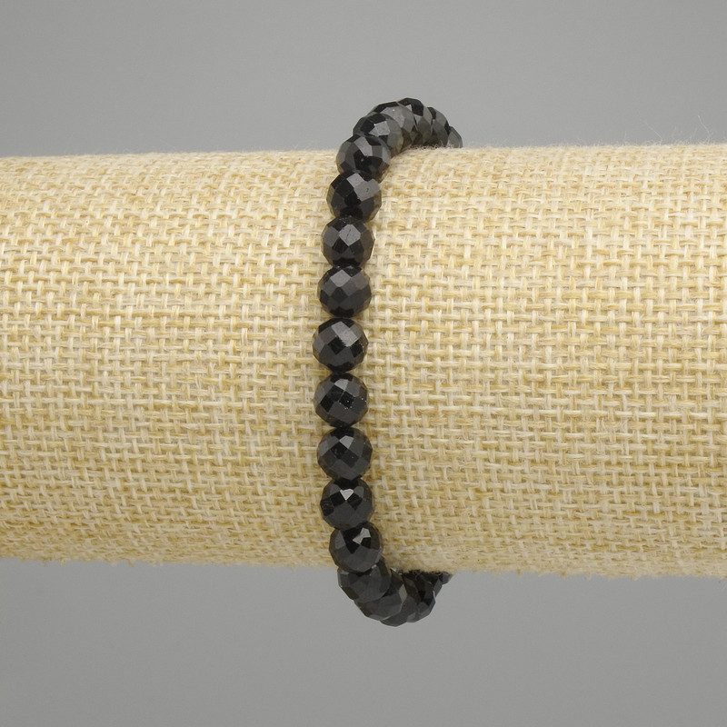 Turmaline bracelet faceted bead, diameter 6 mm +/-, length 18 cm +/- stretch