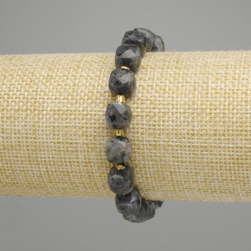 Larvikite bracelet faceted cube, diameter 8-9mm+- seed beads 3mm+-, length 18cm +- stretch