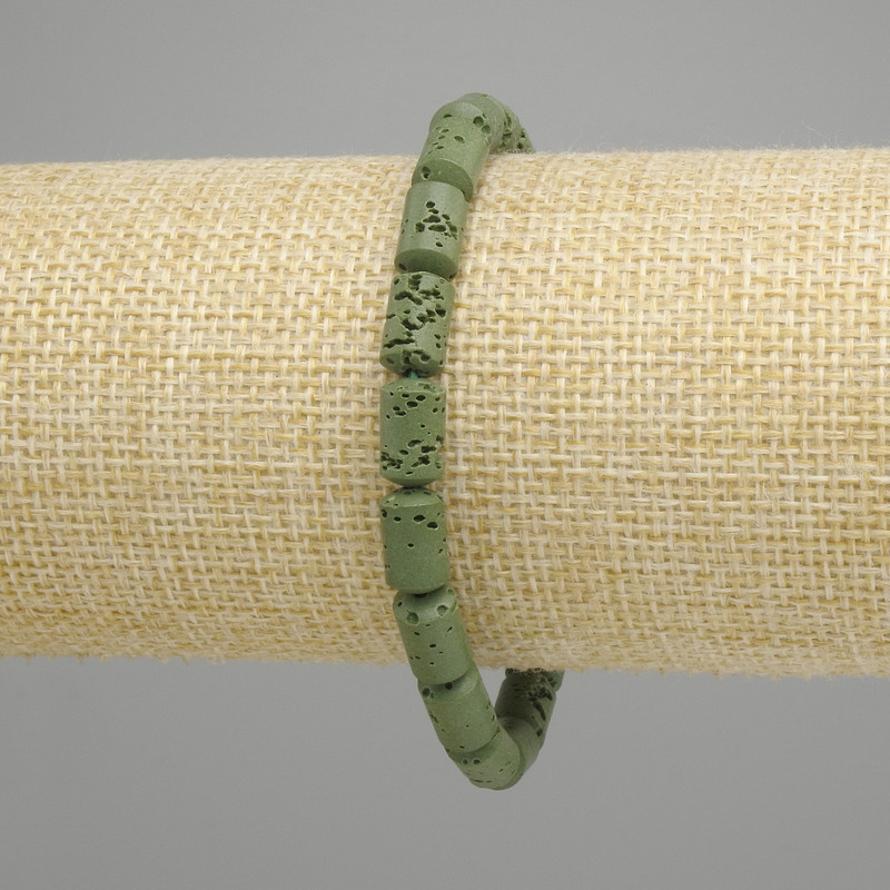Lava bracelet cylinder, diameter 10x6mm +- green color, length 18 cm +- stretch