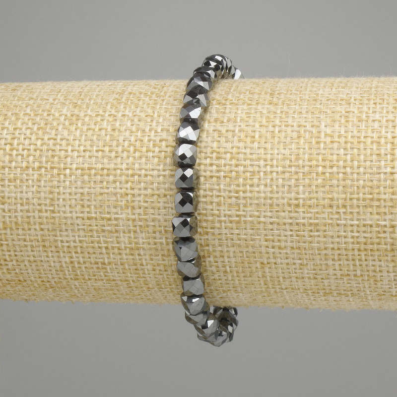 Hematite bracelet faceted cube 5x5mm +/- , length 18cm +/- stretch
