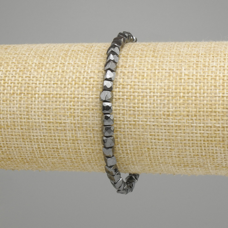 Hematite bracelet faceted cube 4×4mm ±, length 18cm ± stretch