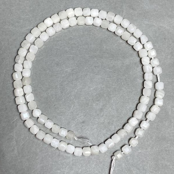 Adularia gemstone beads faceted cube, diameter 4x4mm± on a thread, length 38cm+