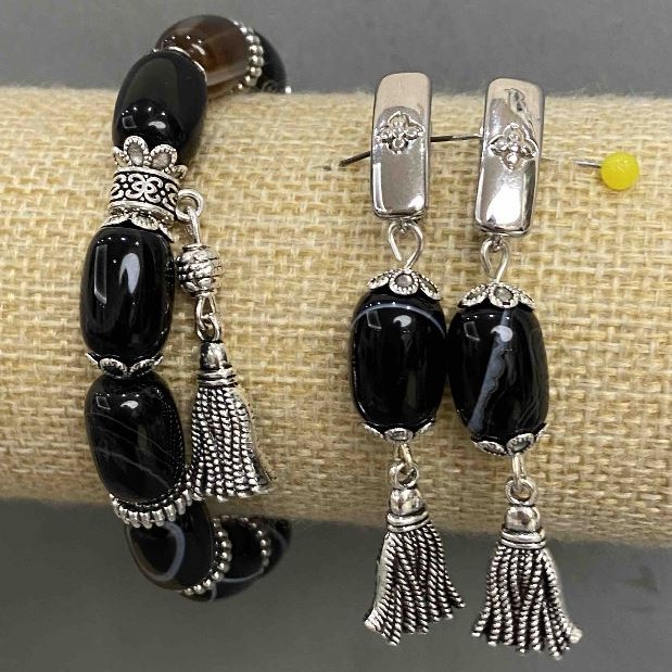 Set Bracelet and Earrings Agate tumbled 14x10mm +-, length 60mm +-, with metal inserts, length 18cm + - stretch