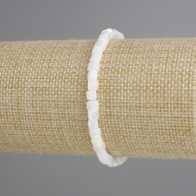 Mother-of-pearl bracelet cube, diameter 4x4mm ±, length 18cm ± stretch