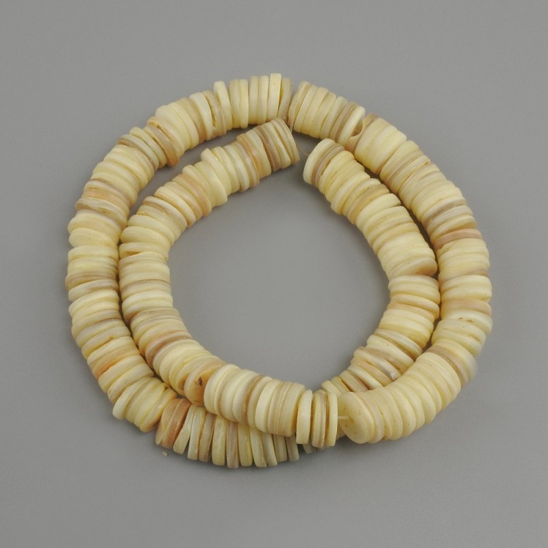 Shell beads Scapharca rondelle, diameter 10×1, 5-2 mm ±, length 39 cm ± on a thread