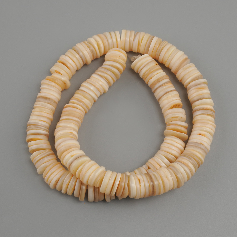 Scapharca shell beads Scapharca rondelle, diameter 10x1, 5-2mm +/- , length 37cm +/- on a fishing line
